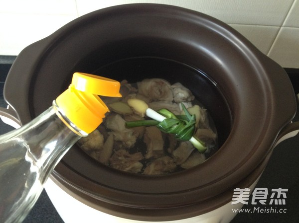 Supor·chinese Hot Pottery and Yam Stewed Chicken Soup recipe