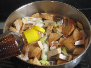 Stir-fried Vegetarian Chicken recipe