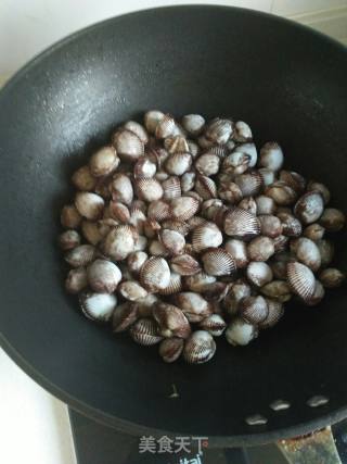 Red Cockles Meat Mixed with Celery recipe