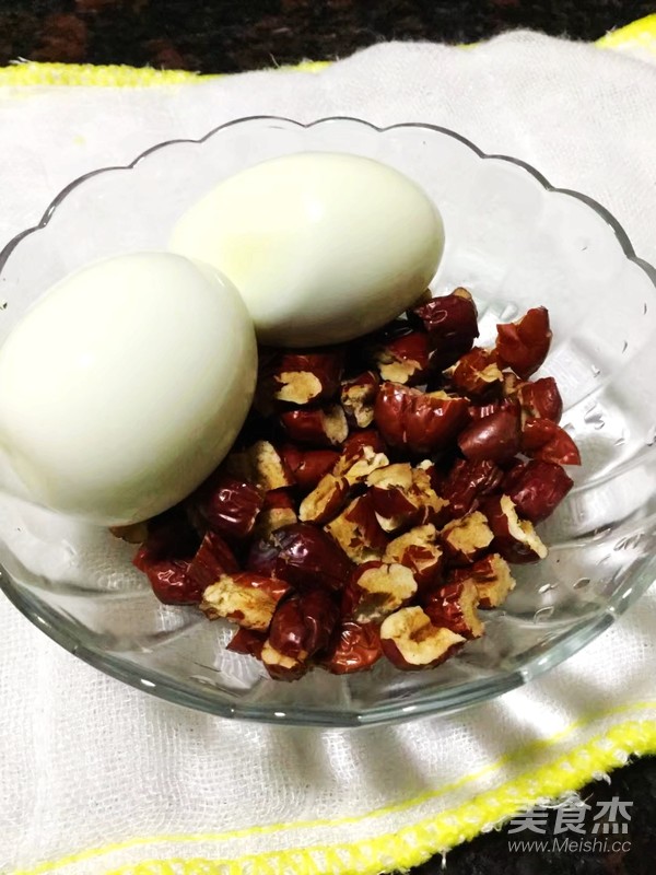 Snow Fungus, Red Dates, Eggs and Syrup recipe