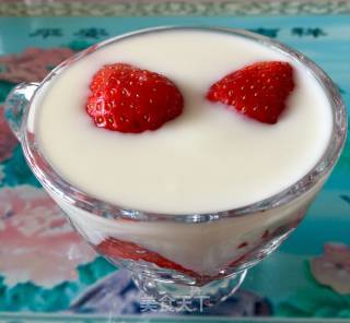 Strawberry Yogurt Cup recipe