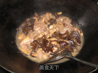 [cantonese Cuisine] Braised Duck with Mushrooms and Cloud Ears recipe