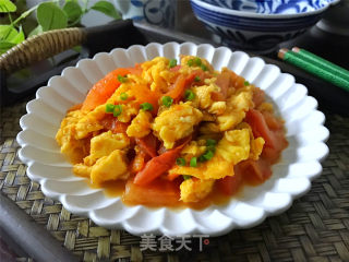 Scrambled Eggs with Tomatoes recipe