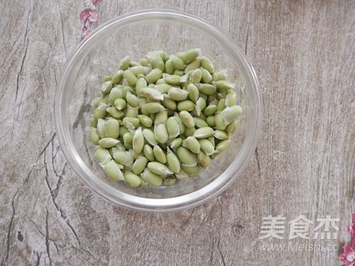 Mushroom Oil Mixed with Bamboo Shoots and Dried Edamame recipe