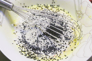 Sesame Egg Roll Baby Food Supplement, Egg + Milk + Cooked Black Sesame recipe