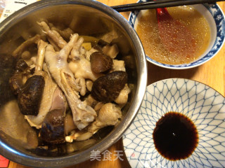 Mushroom Chicken Feet Soup recipe