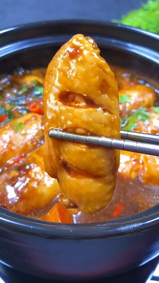 Three Sauce Chicken Wings Braised Pot recipe