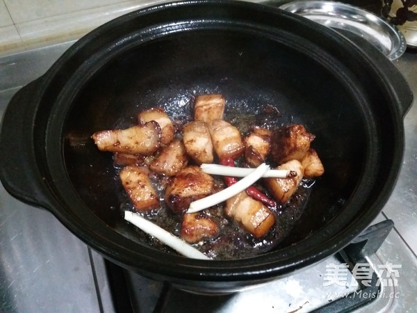 Braised Pork with Golden Garlic recipe