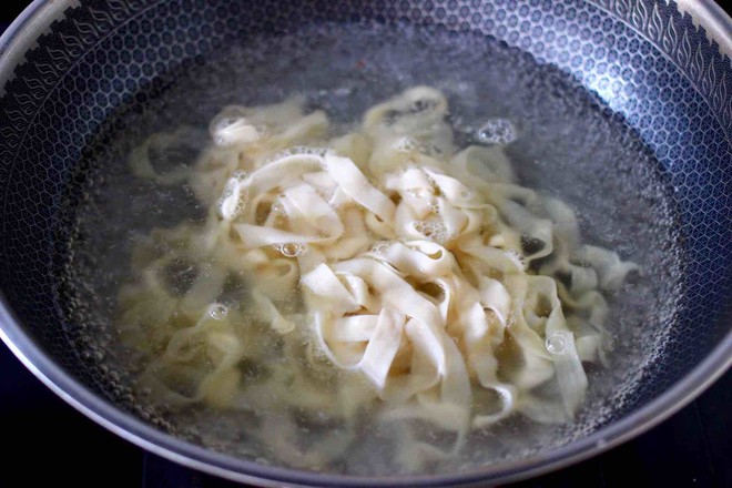 Beef Noodles with Tomato and Vegetables recipe