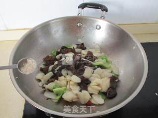 Pickled Pepper Ground Pear Black Fungus recipe