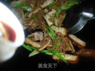 Stir-fried Beef Tripe with Celery Sauce recipe