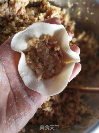 Northeast Sauerkraut Pork Dumplings recipe