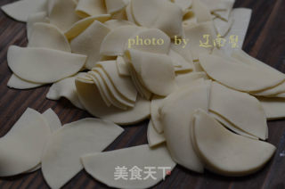 Sour Soup Dumpling Wrappers, Appetizing and Warming Up, Especially Beautiful to Eat in Winter recipe