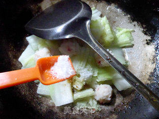 Stir-fried Cabbage with Shrimp Balls recipe