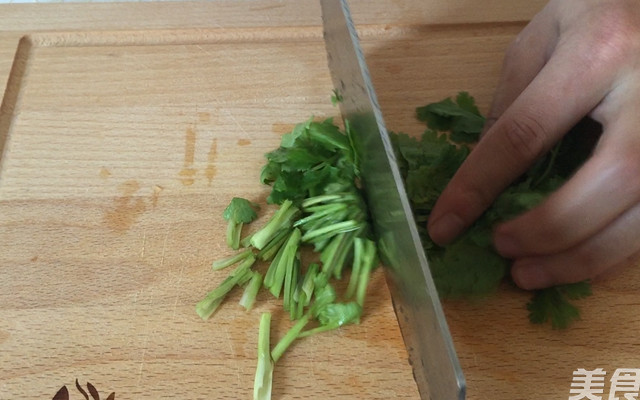 Learn to Slap Cucumbers with Cold Salad in One Minute recipe