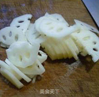 Stir-fried Lotus Root with Green Pepper Pork Belly recipe