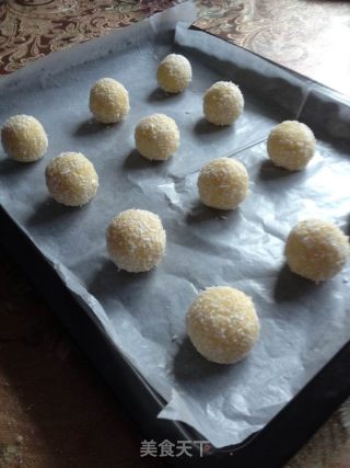 Milky Coconut Rice Balls recipe