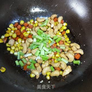 Stir-fried Cashew Nuts with Corn Kernels recipe