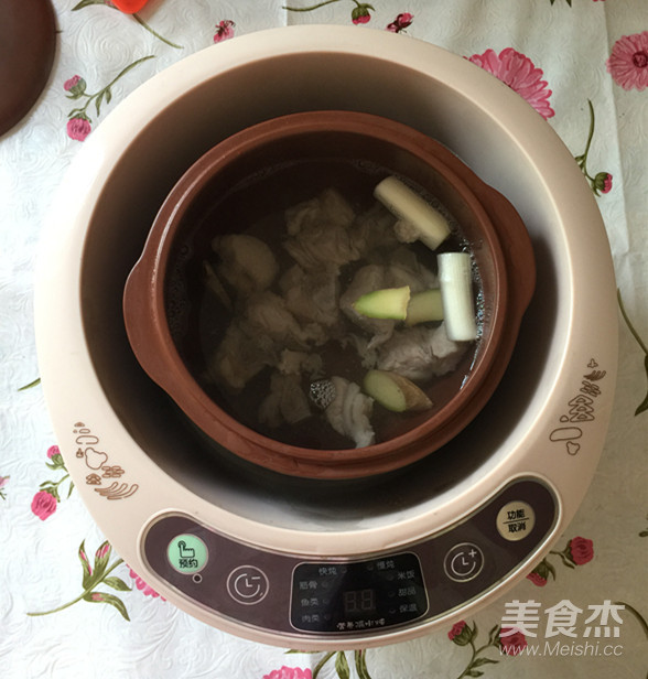 Dried Matsutake Pork Ribs Soup recipe