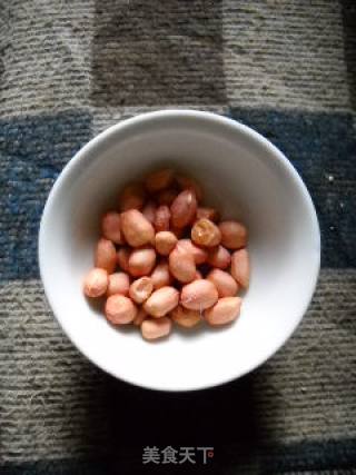 Barley, Peanut and Tremella Soup recipe