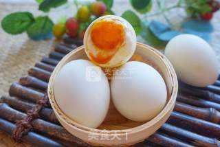 Homemade Fried Salted Duck Eggs recipe