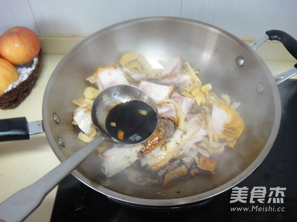 Go Oily Pork and Roast Dried Bamboo Shoots recipe