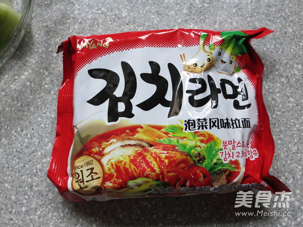 Tall Instant Noodles in Microwave Oven recipe