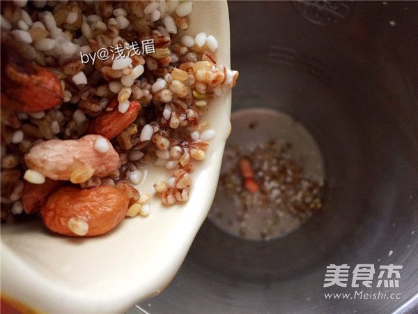 Purple Wheat and Red Dates Rice Porridge recipe