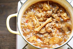 Beiding Cast Iron Pot Recipe｜eating Chicken for Chinese New Year, Good Luck! Let's Have A Pot of Delicious Mushroom Stewed Chicken~ recipe