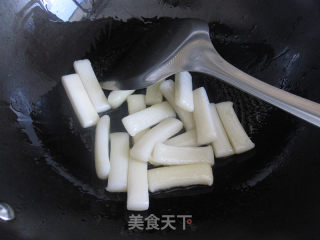 Stir-fried Rice Cake with Osmanthus and Sesame Sugar recipe