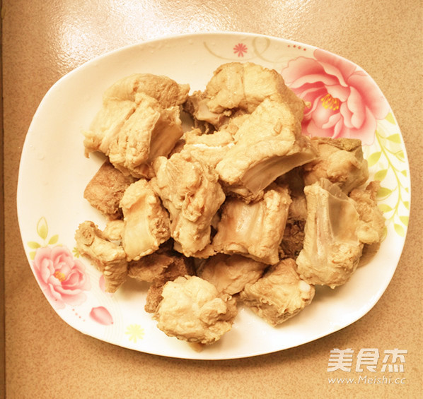 Five Fingers Hairy Peach Tea Tree Ru Pork Rib Soup recipe