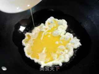 Scrambled Eggs with Dandelion recipe