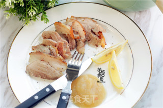 American Roast Pork Knuckle with Apple Sauce recipe