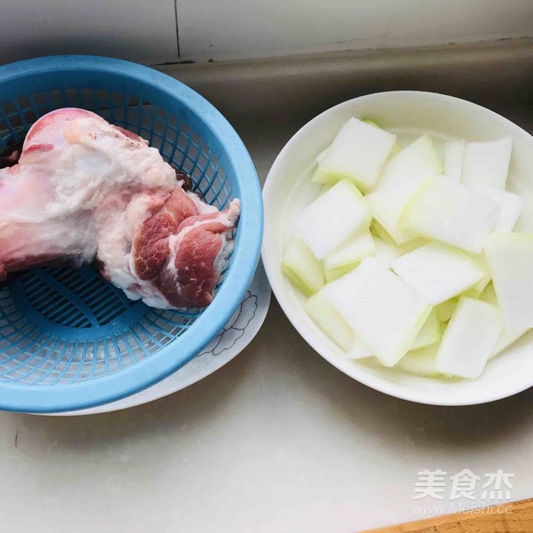 Tube Bone Winter Melon Soup recipe