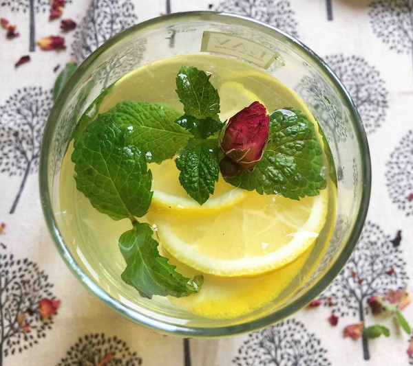 Refreshing Honey Mint Lemonade recipe