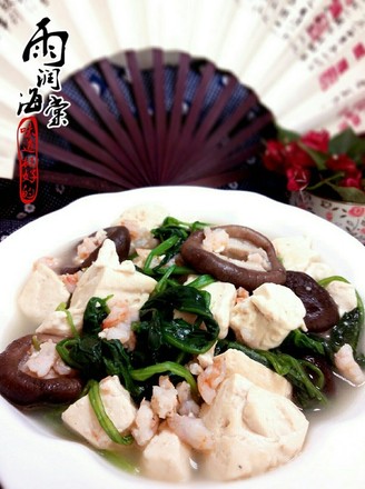 Spinach and Shrimp Tofu Soup