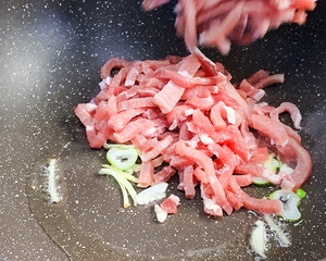 Eat Now! Stir-fried Pork with Bamboo Shoots, The First Delicious Bite in Spring recipe