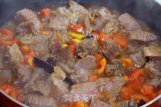 Stewed Beef Brisket with Tomato and Radish recipe