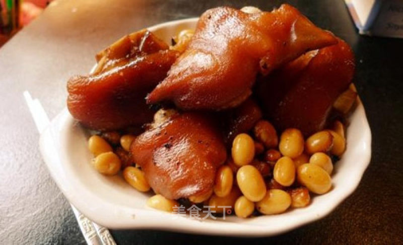 Beauty and Nourishment-soy Bean Clay Pork Feet recipe