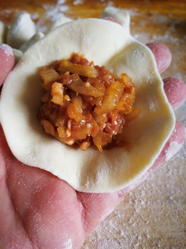 Dumplings Stuffed with White Radish and Pork recipe