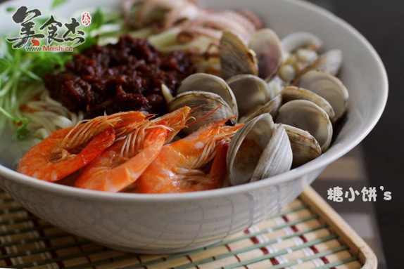 Seafood Noodles recipe