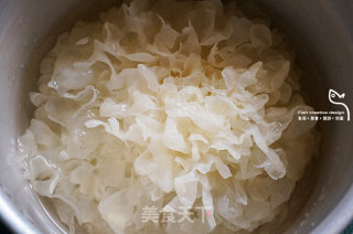 Peach Gum Tremella Snow Lotus Seed recipe