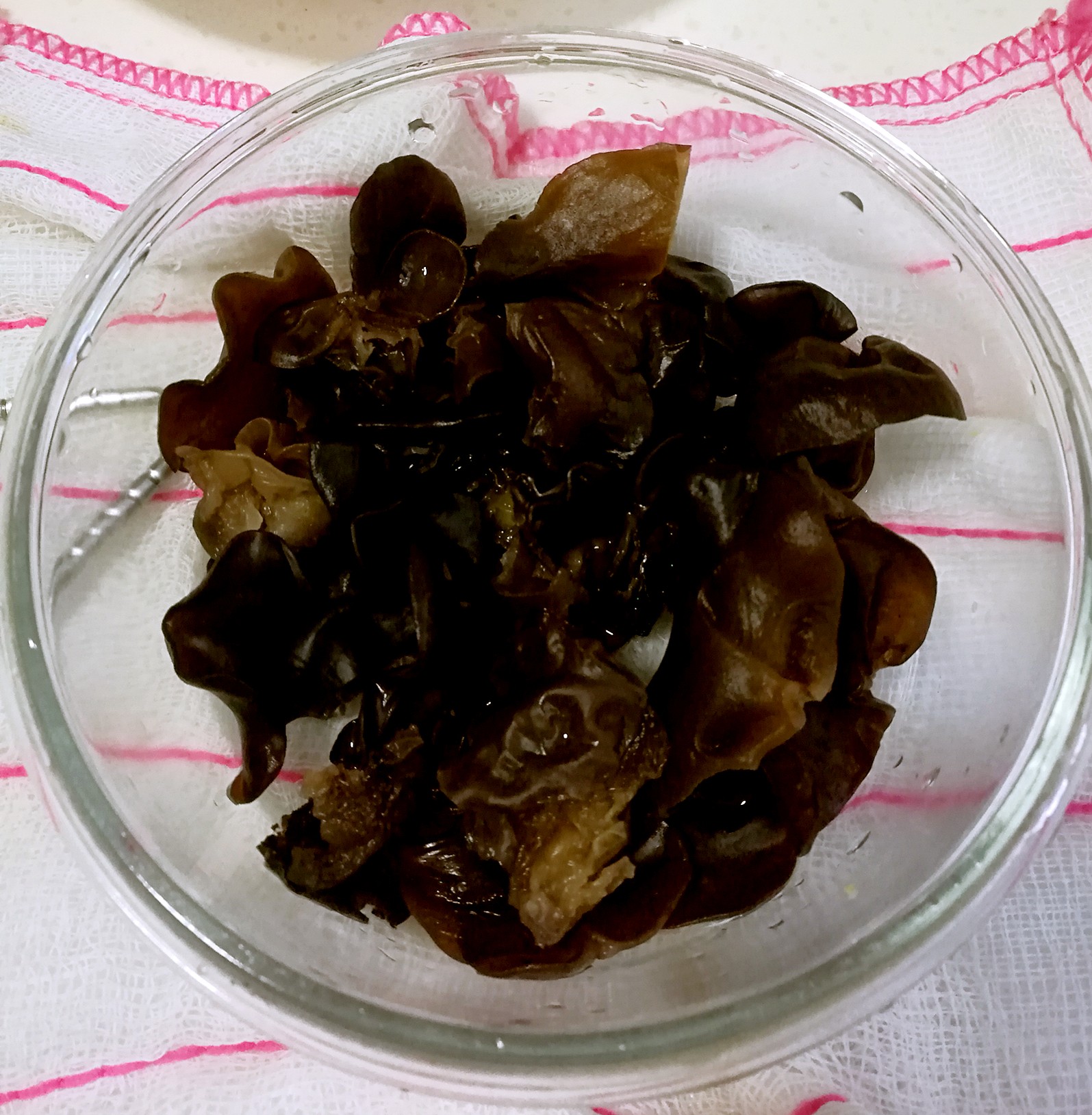 Fried Yam with Black Fungus recipe