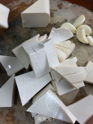 Tofu Stewed with Snow Peas recipe