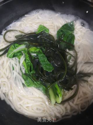 Kelp Chicken Noodles recipe