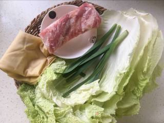 Cabbage Pork in Claypot recipe