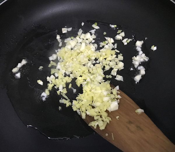 Steamed Oysters with Garlic recipe