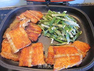 Fried Salmon Bones with Dried Spice Leaves recipe