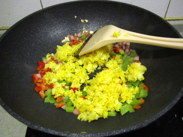 Fried Rice with Beef Sausage and Egg Yolk recipe