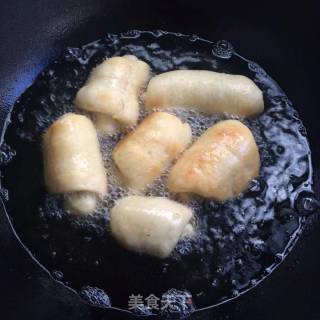 Coconut and Mulberry Sauce Rolls recipe